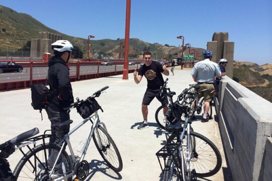 Golden Gate Bridge Bike Rental (Includes Free Helmet & Lock)